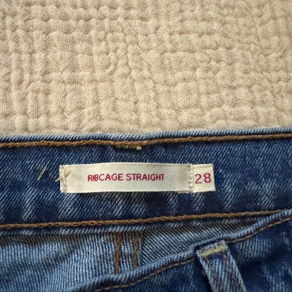 Levi's Ribcage Jeans Size 28 - Picture 3 of 4